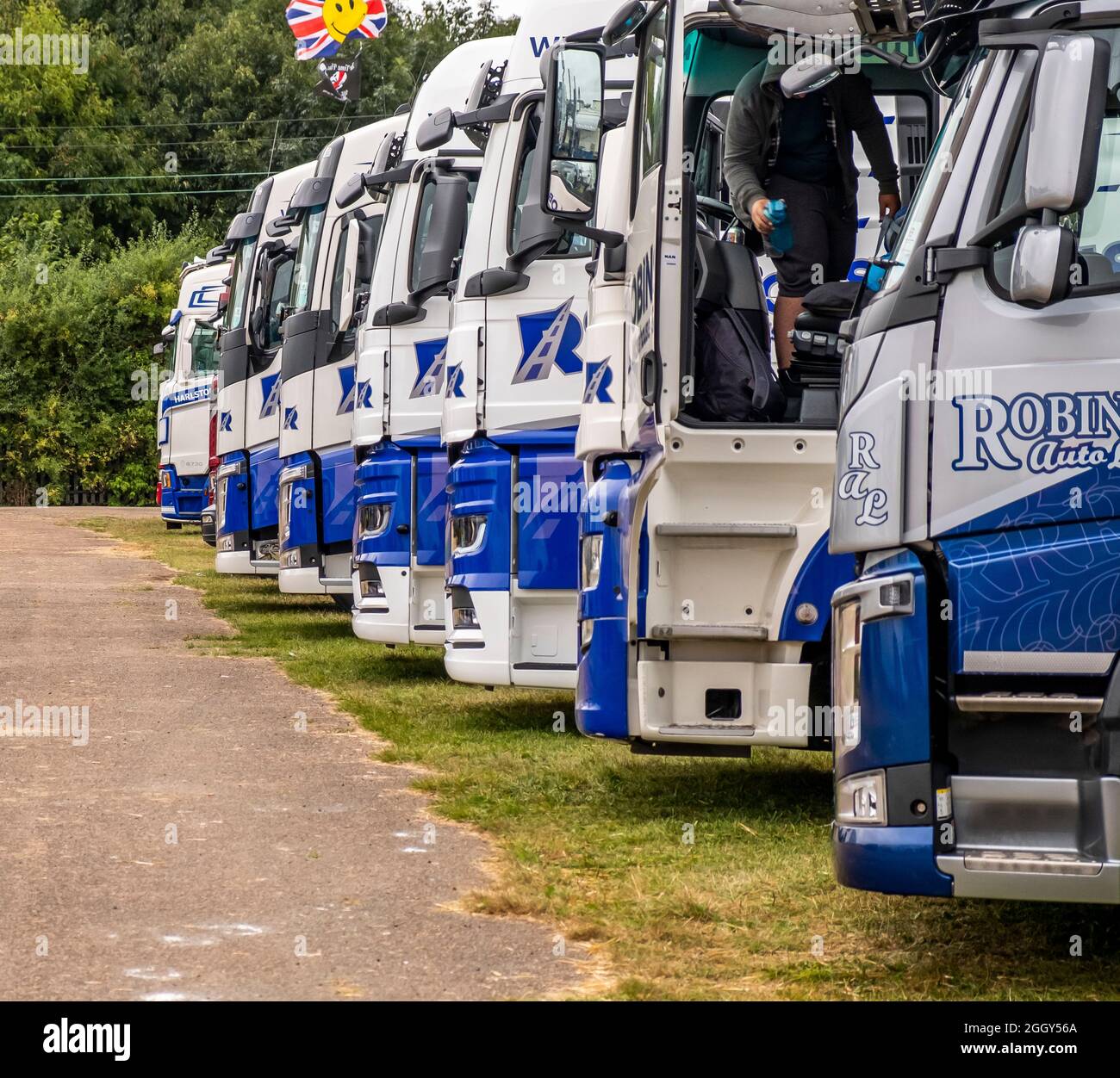 LKW-Fest 2021 im Osten Englands, das im August 30 2021 in Peterborough, Großbritannien, stattfand.Reihe von LKW-Nutzfahrzeugen, die in der Öffentlichkeit ausgestellt waren. Stockfoto