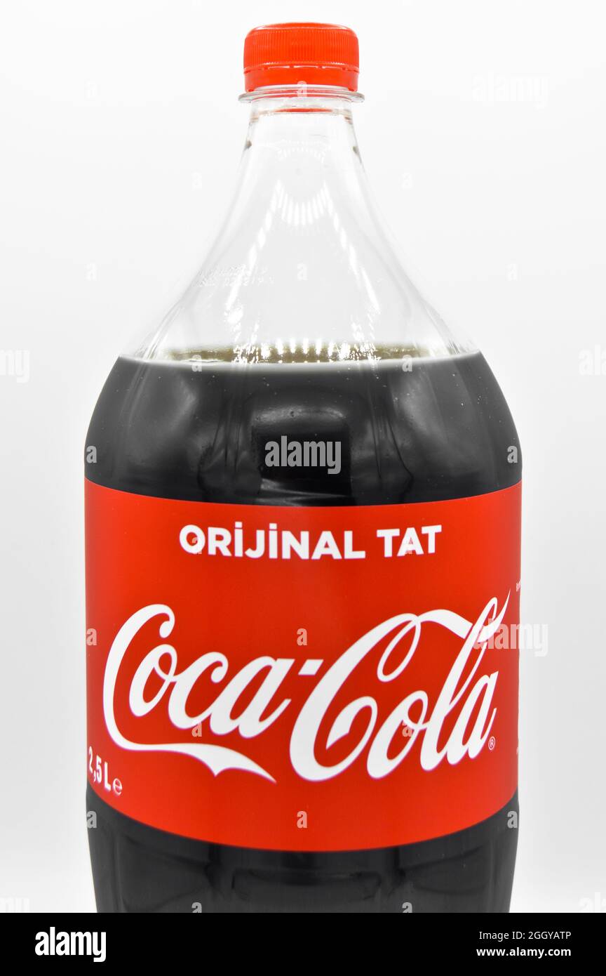 Die weltweit trinkendste Cola-Marke, 2.5-Liter-Plastikflasche Coca Cola verkauft in der Türkei, Istanbul März 09 2019 Stockfoto