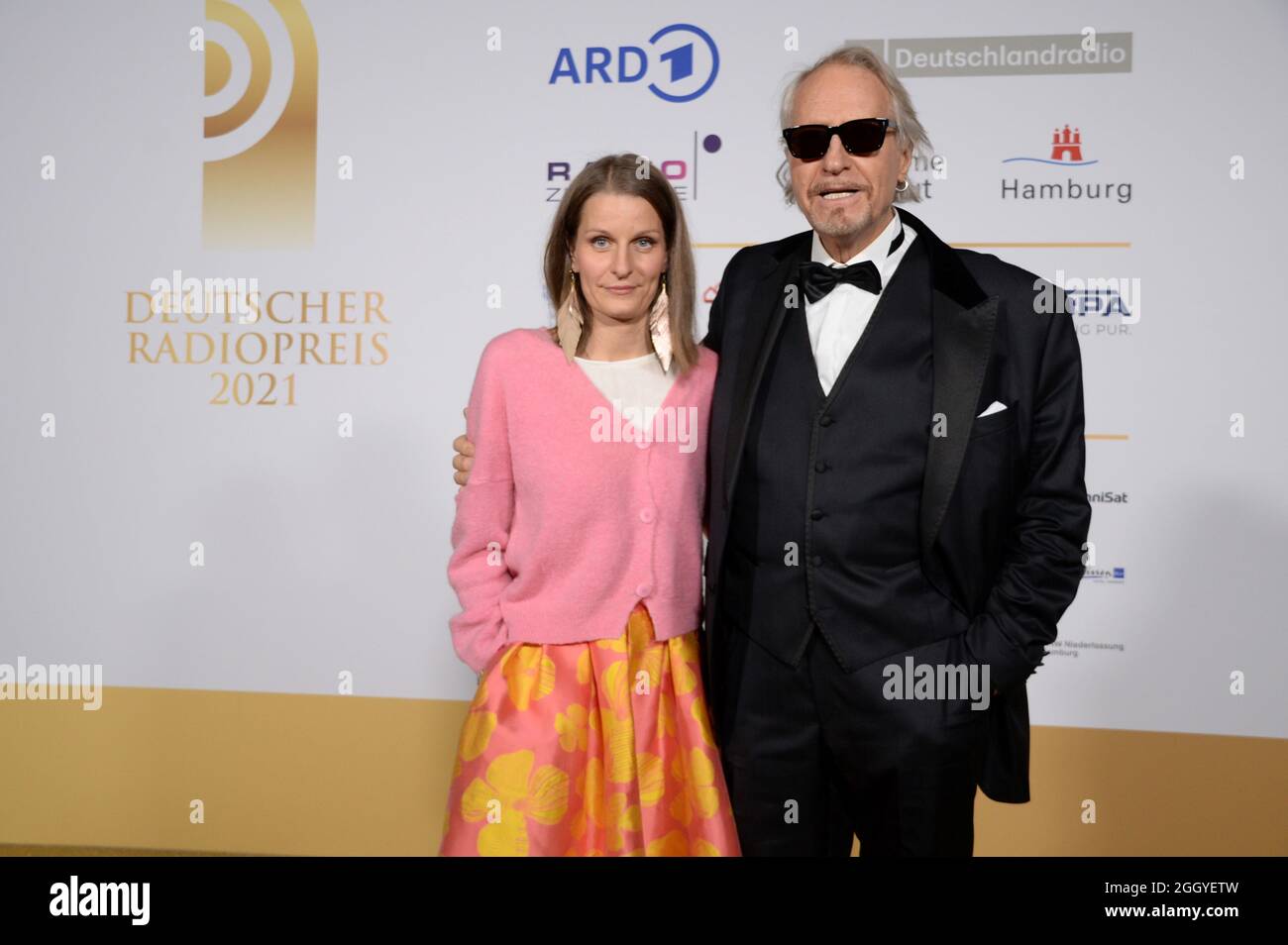 Hamburg der 02.09.2021 - Rainer schöne und seine Ehefrau Anja schöne bei der Verleihung des Deutschen Radiopreises 2021 in Hamburg auf dem goldenen Teppich. Stockfoto