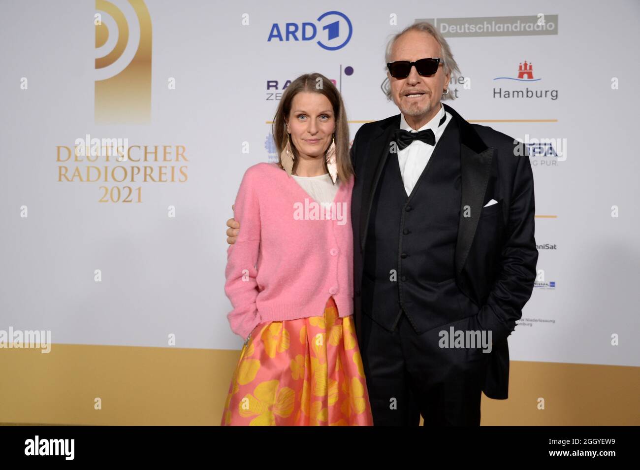 Hamburg der 02.09.2021 - Rainer schöne und seine Ehefrau Anja schöne bei der Verleihung des Deutschen Radiopreises 2021 in Hamburg auf dem goldenen Teppich. Stockfoto