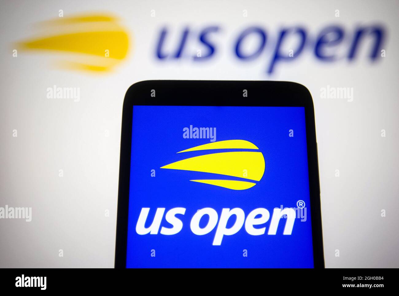 Ukraine. September 2021. In dieser Abbildung ist das Logo der US Open (United States Open Tennis Championships) auf einem Smartphone und einem pc-Bildschirm zu sehen. (Foto von Pavlo Gonchar/SOPA Images/Sipa USA) Quelle: SIPA USA/Alamy Live News Stockfoto