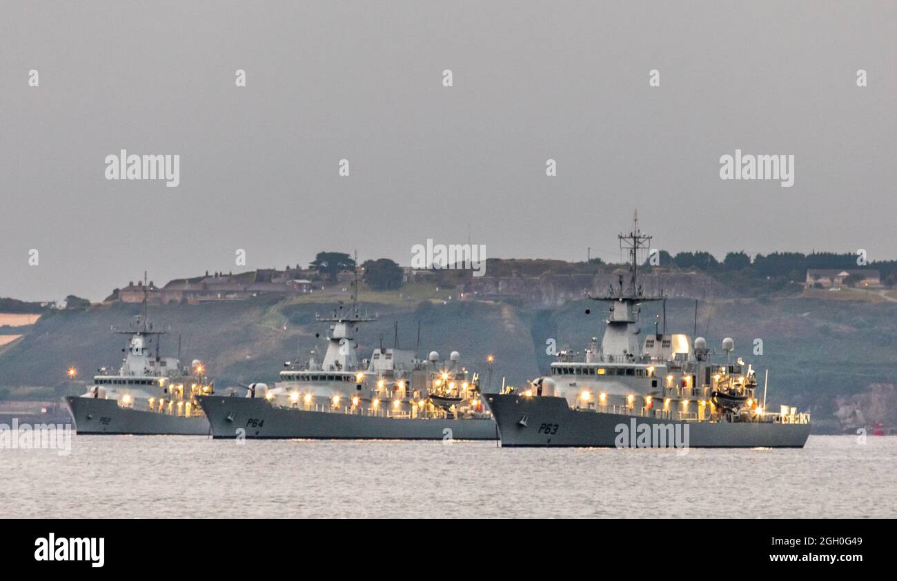 Cobh, Cork, Irland. September 2021. Die Schiffe LÉ William Butler Yeats (P63), LÉ George Bernard Shaw (P64) und LÉ James Joyce (P62) ankern im Hafen in der Nähe von Cobh, Cork, Irland. - Bild; David Creedon Kredit: David Creedon/Alamy Live Nachrichten Stockfoto