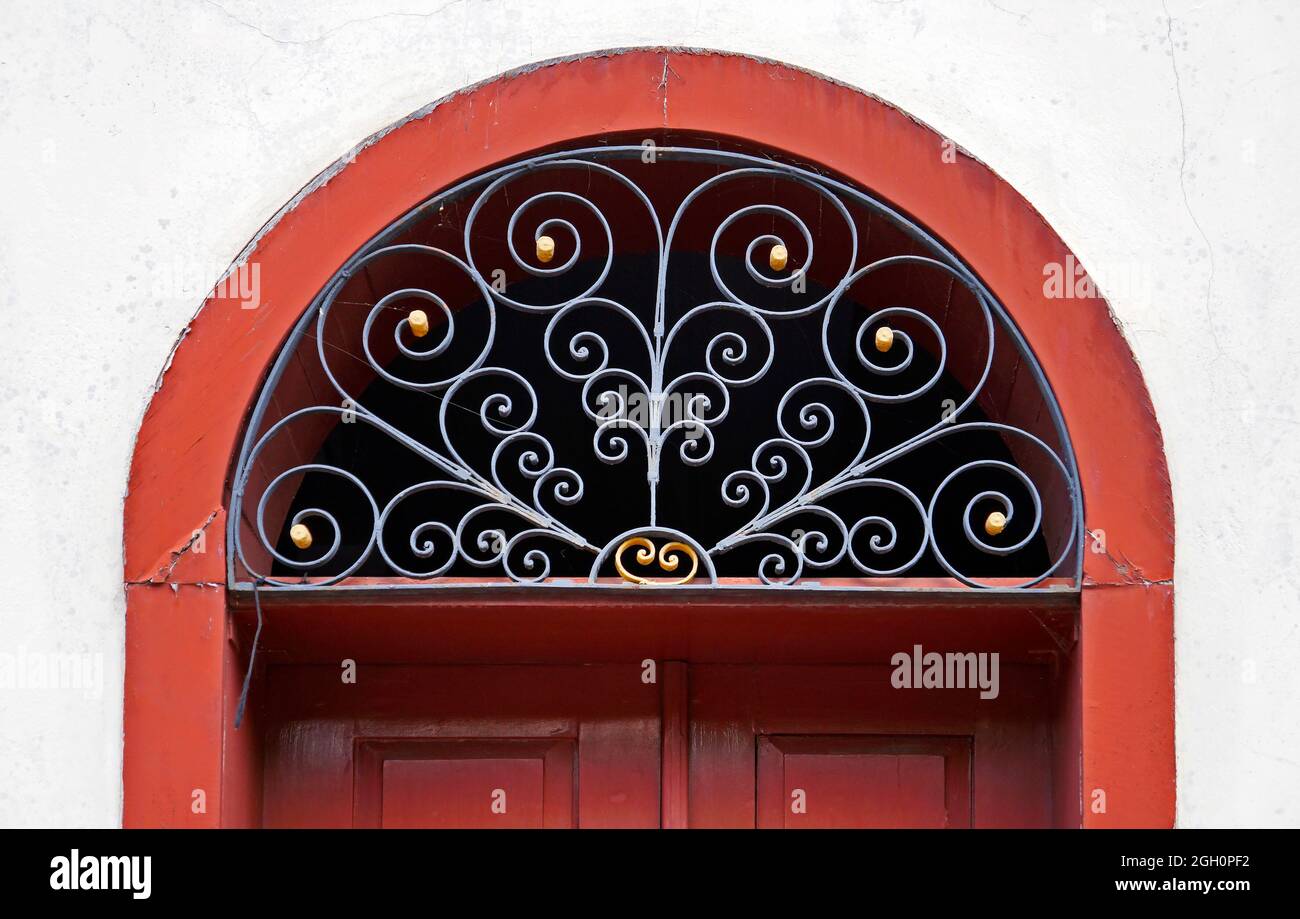 Alte Tür (Detail) in der historischen Stadt Ouro Preto, Brasilien Stockfoto