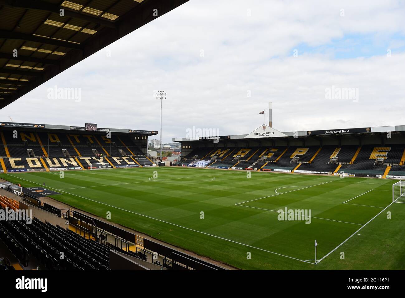 NOTTINGHAM, GROSSBRITANNIEN. 4. SEPTEMBER Blick in die Meadow Lane vor dem Vanarama National League-Spiel zwischen Notts County und Aldershot Town in der Meadow Lane, Nottingham am Samstag, 4. September 2021. (Kredit: Jon Hobley | MI News) Kredit: MI Nachrichten & Sport /Alamy Live News Stockfoto