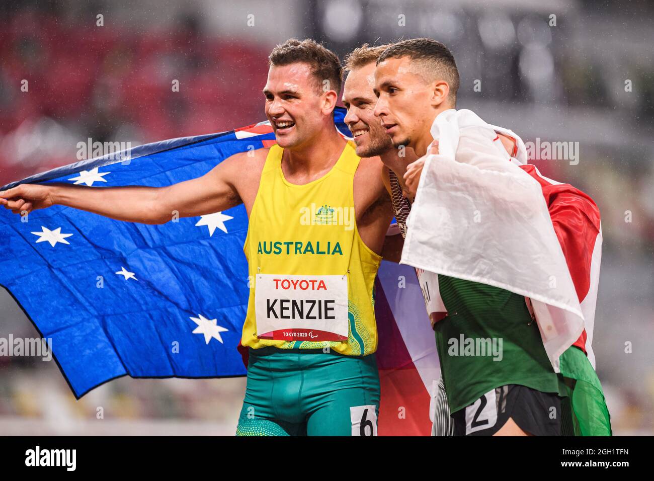 TOKIO, JAPAN. September 2021. Nate Riech (GER) (Mitte) im 1500-Meter-T38-Rennen der Männer während der Leichtathletik-Paralympischen Spiele Tokio 2020 im Olympiastadion am Samstag, 04. September 2021 in TOKIO, JAPAN. Kredit: Taka G Wu/Alamy Live Nachrichten Stockfoto