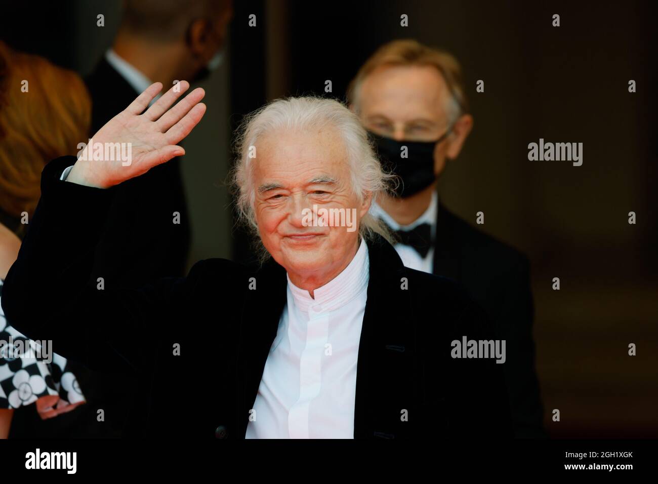 Venedig, Italien. September 2021. Jimmy Page kommt zur Vorführung des Films 'Becoming LED Zeppelin', der am 4. September 2021 während des 78. Filmfestivals in Venedig im Lido außer Konkurrenz gestellt wurde. Quelle: Live Media Publishing Group/Alamy Live News Stockfoto