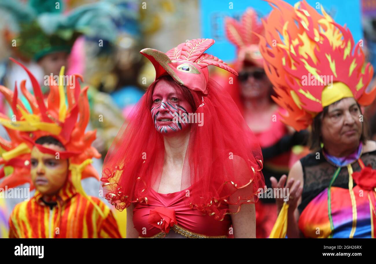 London, England, Großbritannien. September 2021. Am 13. Tag ihrer geplanten 2-wöchigen Aktion marschieren die Kampagnen-Gruppe Extinction Rebellion durch das Zentrum Londons. (Bild: © Tayfun Salci/ZUMA Press Wire) Stockfoto