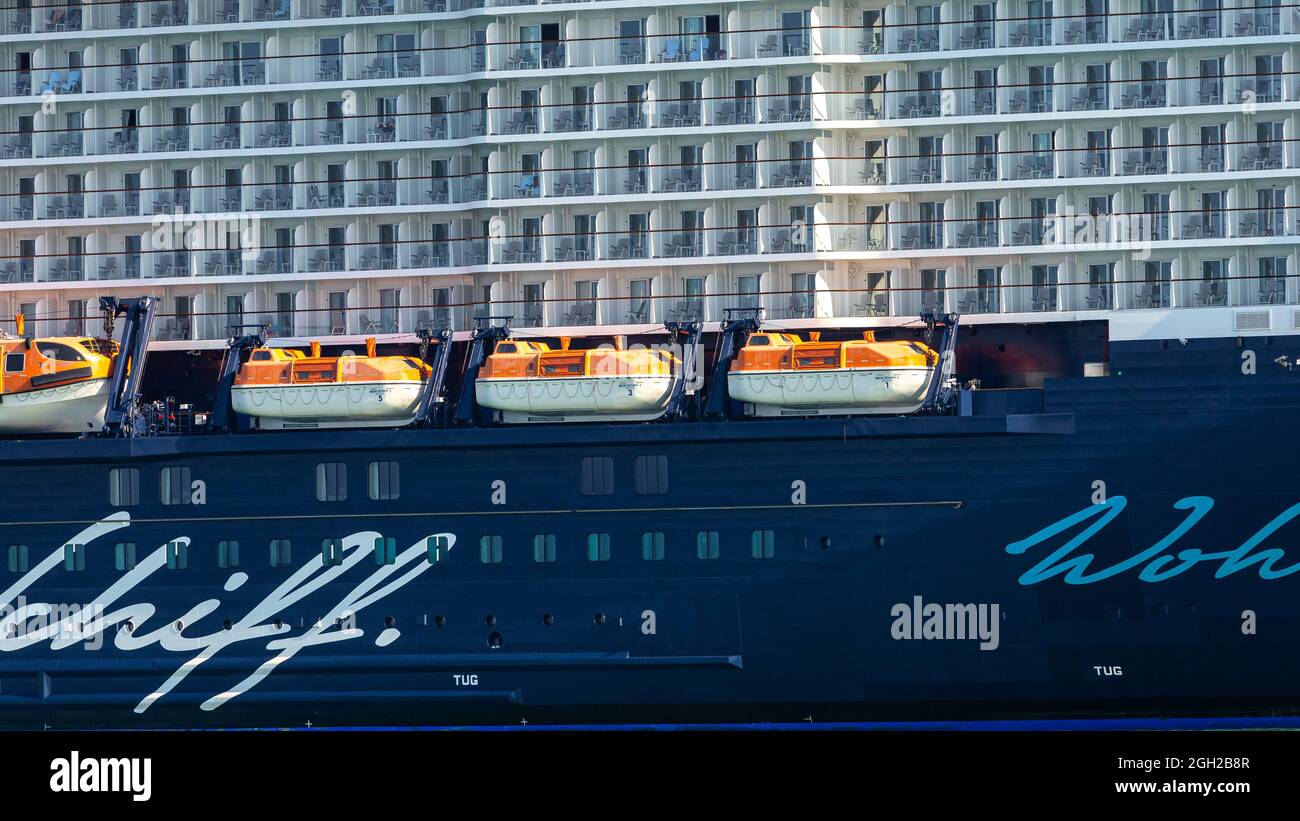 Heraklion, Griechenland - 20. August 2021 - die 'Mein Schiff 5' der Reederei 'TUI Cruises' im Hafen von Heraklion Stockfoto