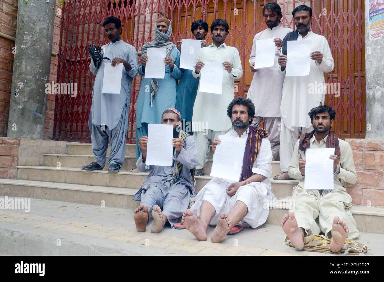 Bewohner von Dasht veranstalten am Samstag, dem 04. September 2021, im Quetta-Presseclub eine Protestdemonstration gegen die hohe Händigkeit einflussreicher Menschen. Stockfoto