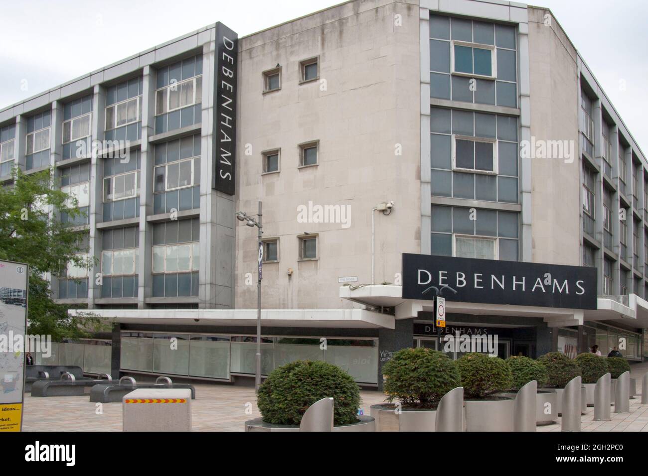 Verderbtes Debenams Kaufhaus auf der Moor, Sheffield, Yorkshire, nach dem Krieg 2021 Stockfoto