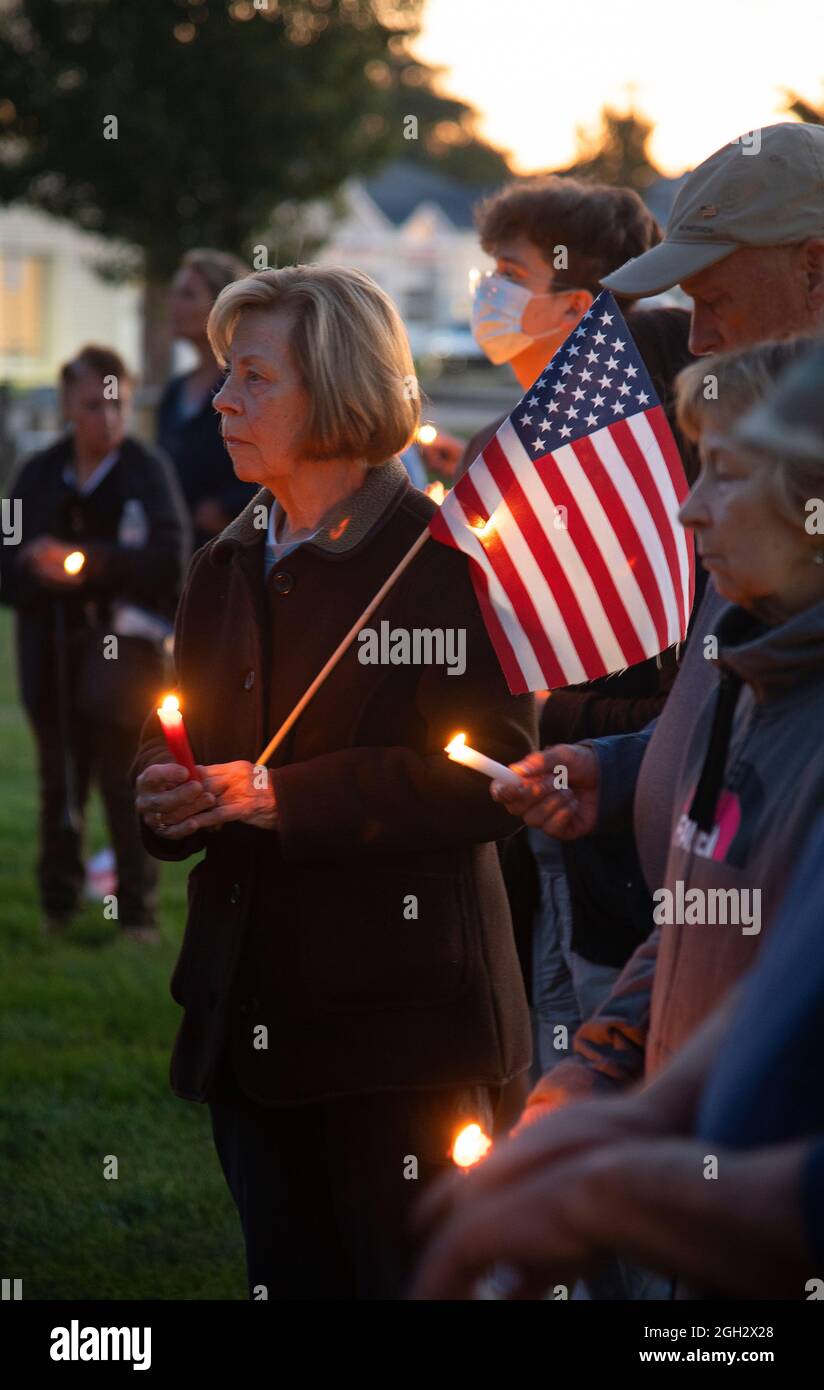 Eine Kerzenlichtmahnwache in Hyannis, Massachusetts (USA) für die gefallenen Dienstmitglieder in Afghanistan. Stockfoto