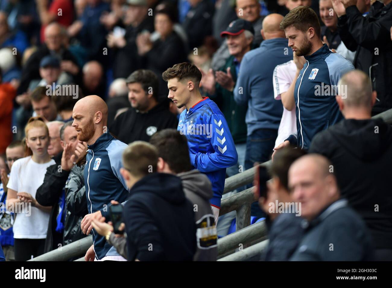 OLDHAM, GROSSBRITANNIEN. 4. SEPTEMBER: Jamie Bowden von Oldham Athletic während des Sky Bet League 2-Spiels zwischen Oldham Athletic und Barrow im Boundary Park, Oldham, am Samstag, 4. September 2021. (Foto von: Eddie Garvey | MI News) Kredit: MI Nachrichten & Sport /Alamy Live News Stockfoto