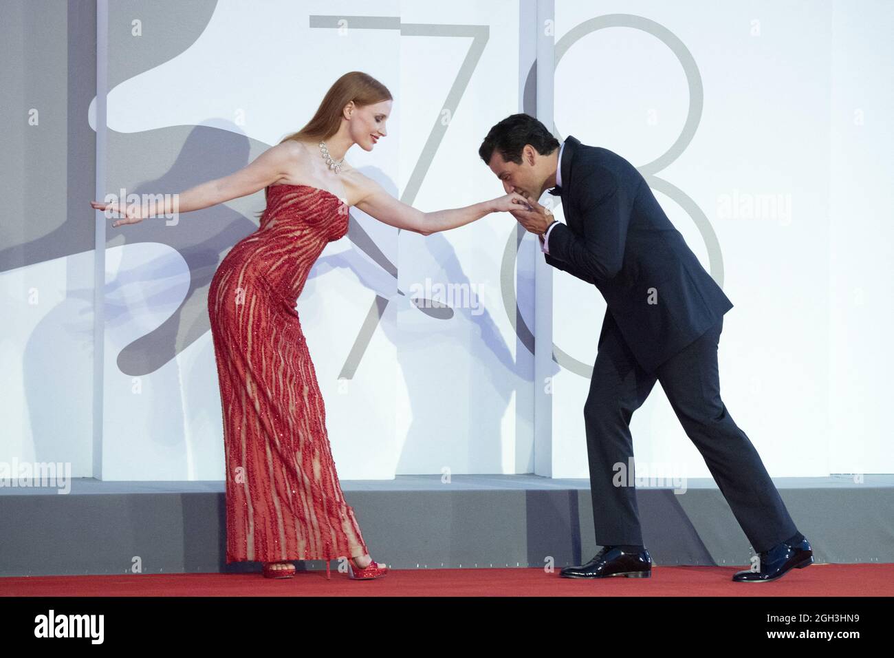 Jessica Chastain und Oscar Isaac bei den Szenen aus einer Ehe (Ep. 1 und 2) Premiere im Rahmen der 78. Internationalen Filmfestspiele Venedig am 04. September 2021 in Venedig, Italien. Foto von Aurore Marechal/ABACAPRESS.COM Stockfoto