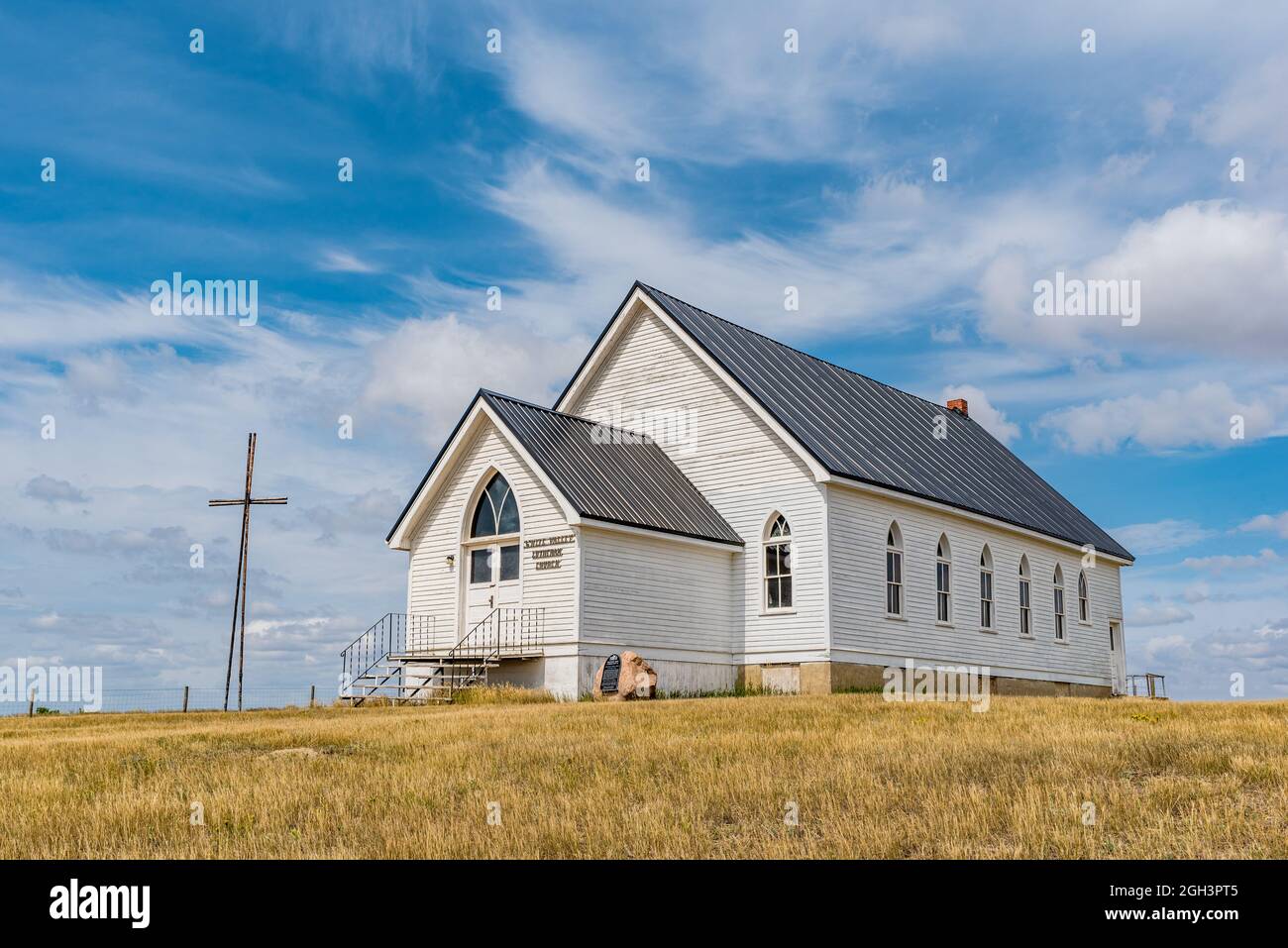 Die historische, aber verlassene lutherische Kirche des Weißen Tals südlich von Shaunavon, SK, Kanada Stockfoto