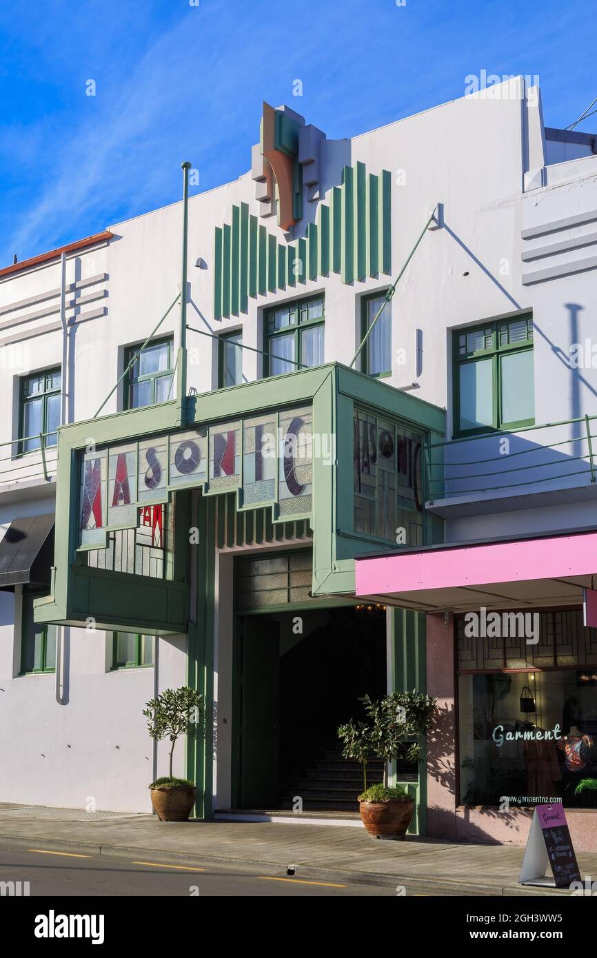 The Masonic Hotel, ein Art déco-Gebäude aus dem Jahr 1932 in Napier, Neuseeland. Portikus aus Buntglas über dem Eingang Stockfoto