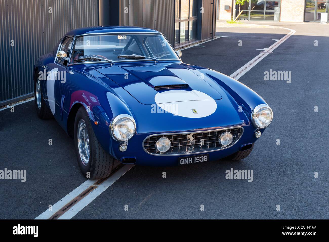 Ferrari 250 SWB Revival im Bicester Heritage Center sonntagskraxelevent. Bicester, Oxfordshire, England Stockfoto