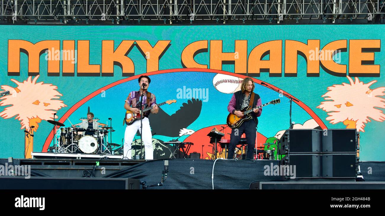 Napa, Kalifornien, USA. September 2021. Milky Chance Auftritt beim BottleRock Festival 2021. Kredit: Ken Howard/Alamy Stockfoto