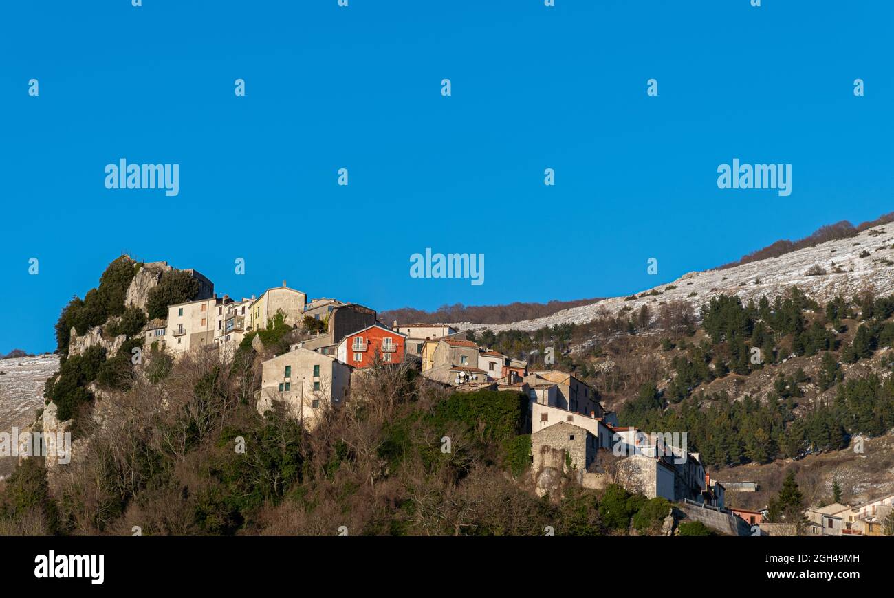 Miranda, Isernia, Molise. In der Provinz Isernia, nur wenige Kilometer von der Stadt Pentra entfernt, liegt Miranda, ein charmantes Dorf auf 900 m. Stockfoto