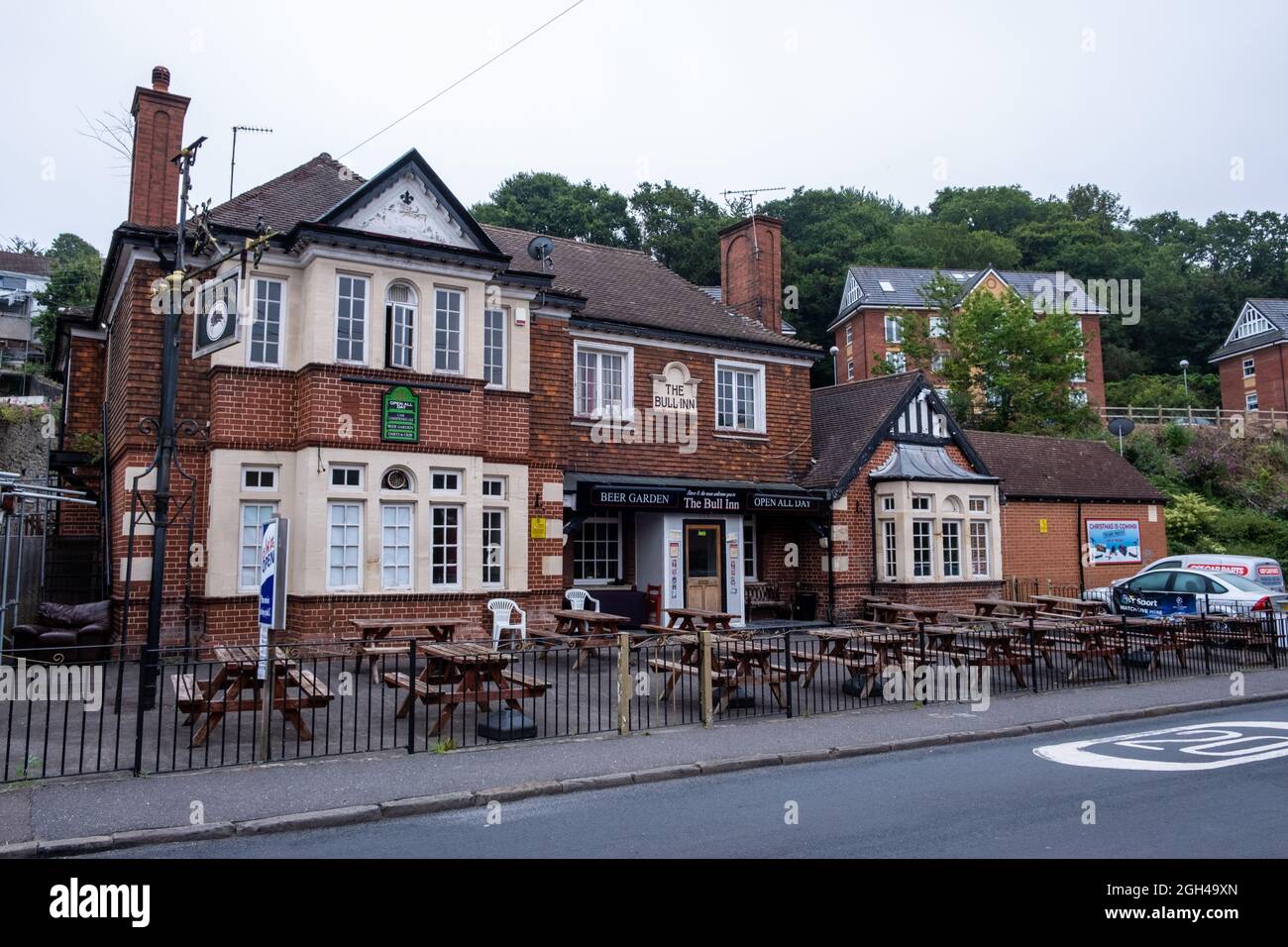 Das Äußere des Bull Inn. 333 Crews Hole Rd, St George, Bristol BS5 8BQ (Aug 2021) Stockfoto