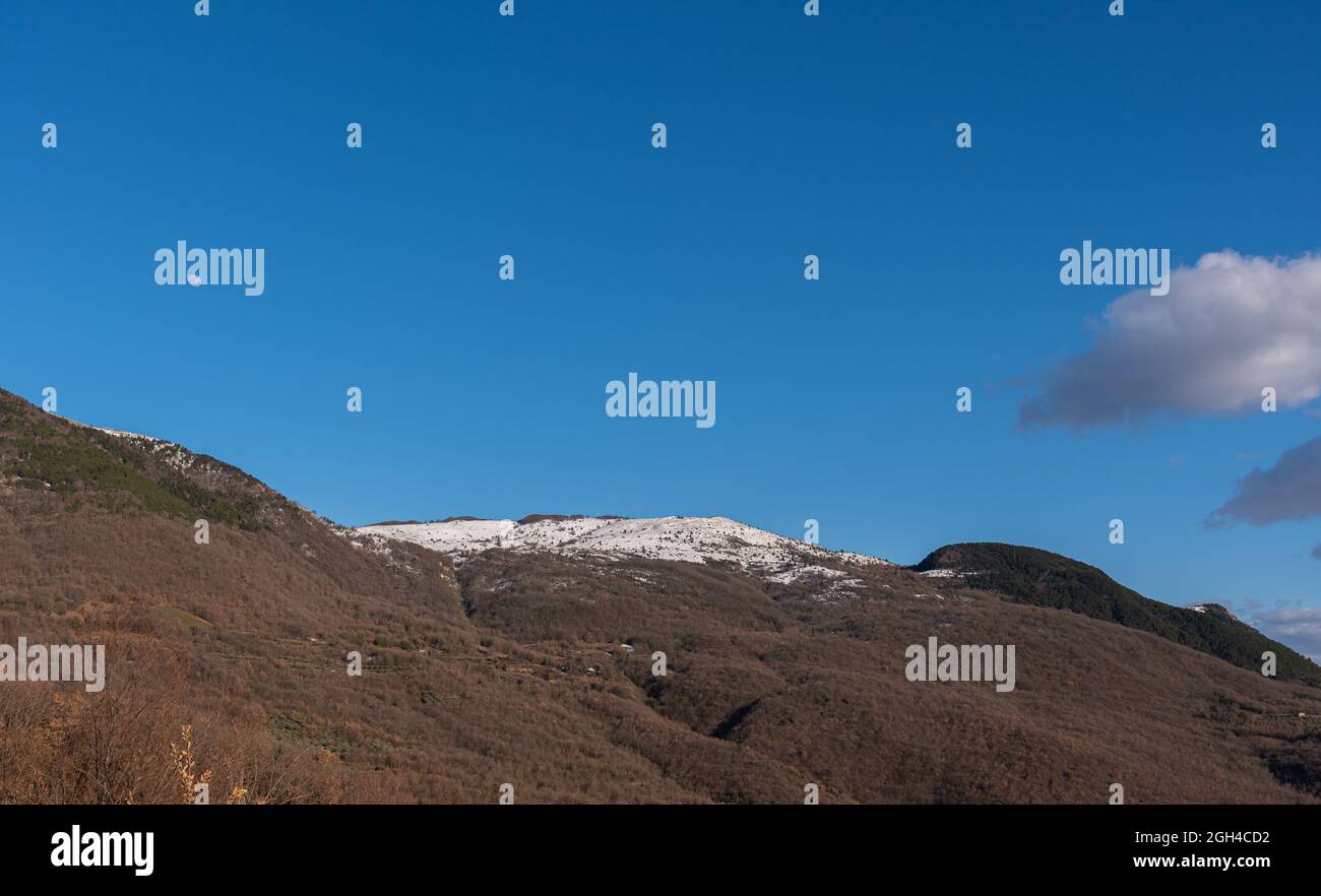 Molise ist eine italienische Bergregion mit einem Küstenabschnitt, der die Adria überblickt. Es umfasst einen Teil des Nationalparks Abruzzen in der Stockfoto