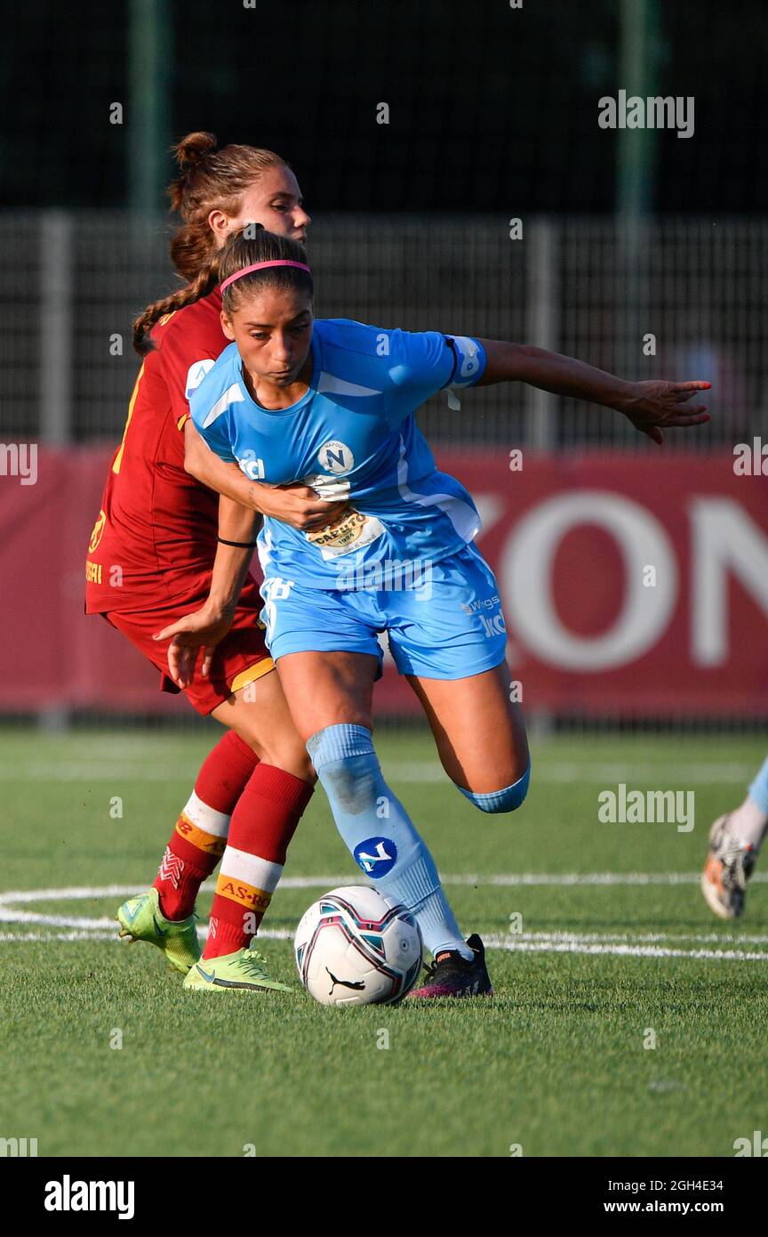 Eleonora Goldoni von Napoli Femminile und Manuela Giugliano von AS Roma Women im Einsatz während der Italienischen Fußball-Liga A Women 2021/202 Stockfoto