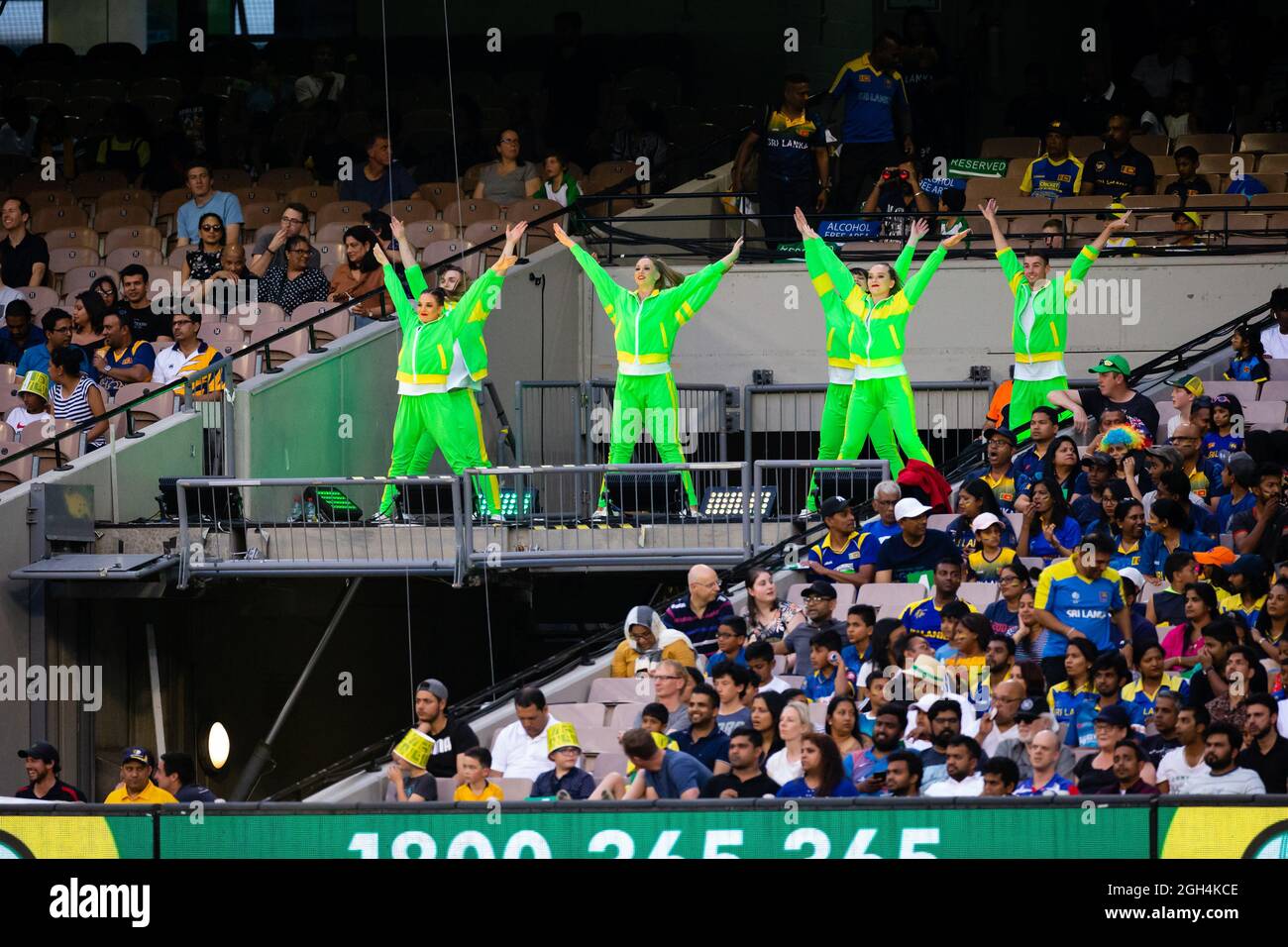 Melbourne, Australien, 1. November 2019. Tänzer beim Twenty20 International Cricket Match zwischen Australien und Sri Lanka auf dem Melbourne Cricket Ground am 01. November 2019 in Melbourne, Australien. Kredit: Dave Hewison/Speed Media/Alamy Live Nachrichten Stockfoto