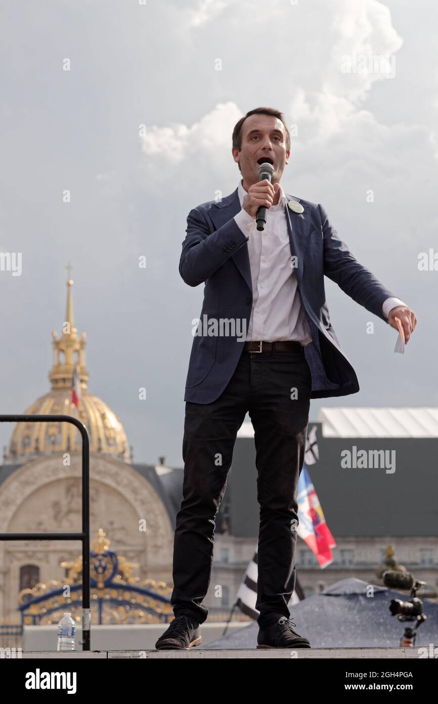 Paris, Frankreich. September 2021. Französische nationalistische Partei der Patrioten-Führer Florian Philippot spricht sich gegen Tyrannei, für Freiheit und Souveränität aus. Stockfoto