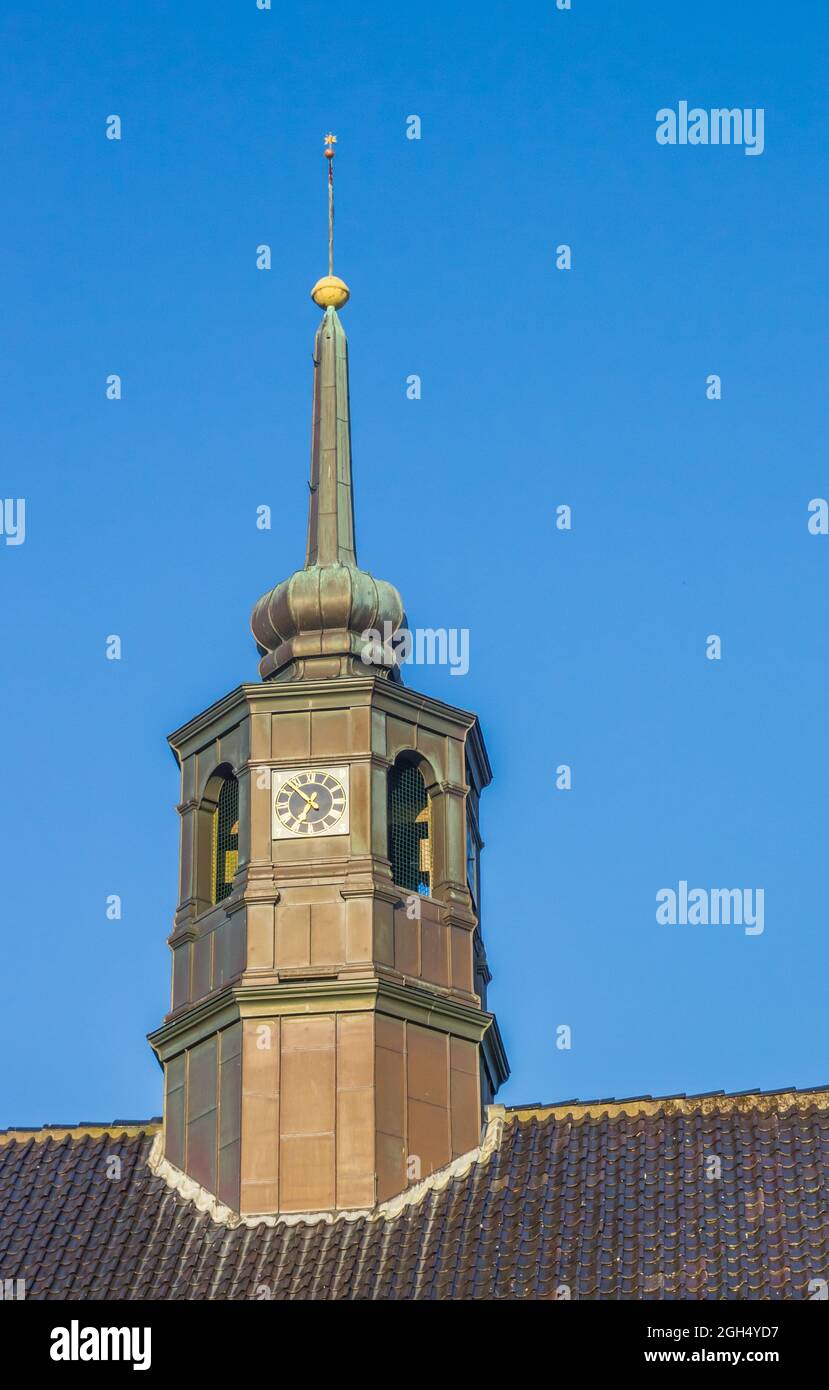 Turm der historischen mährischen Kirche in Christiansfeld, Dänemark Stockfoto