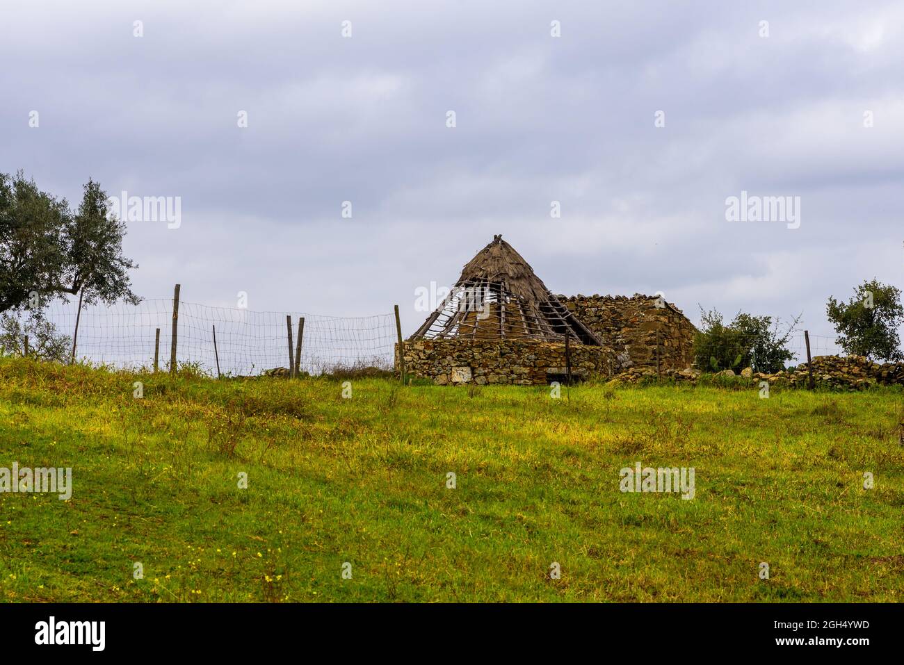 Choça tradicional Shepherd, Algarve Sierra, Ameixial, Portugal Stockfoto