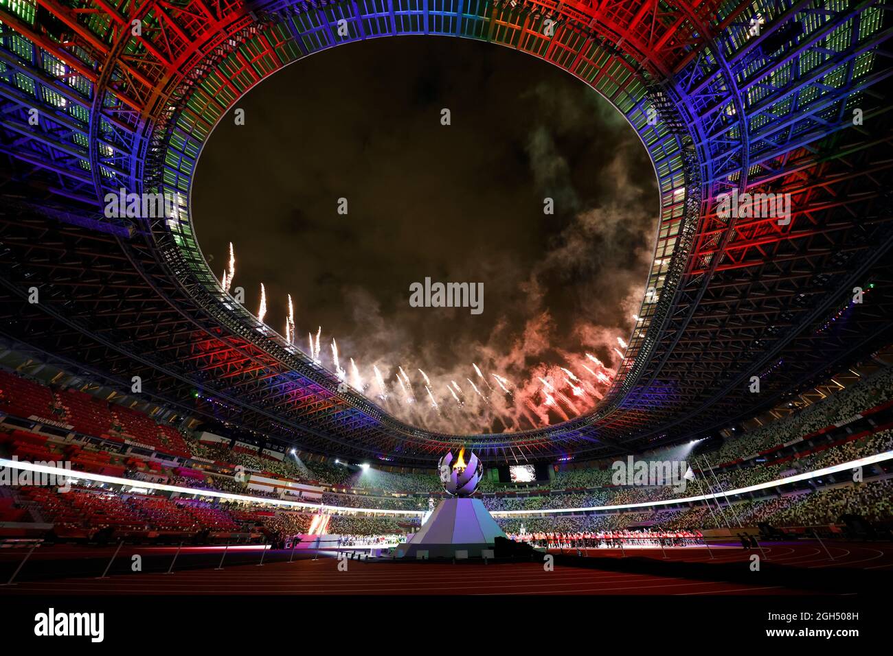 Tokio 2020 Paralympische Spiele - Abschlussfeier Der Olympischen Spiele 2020 In Tokio - Olympiastadion, Tokio, Japan - 5. September 2021. Feuerwerk während der Abschlusszeremonie REUTERS/Issei Kato Stockfoto