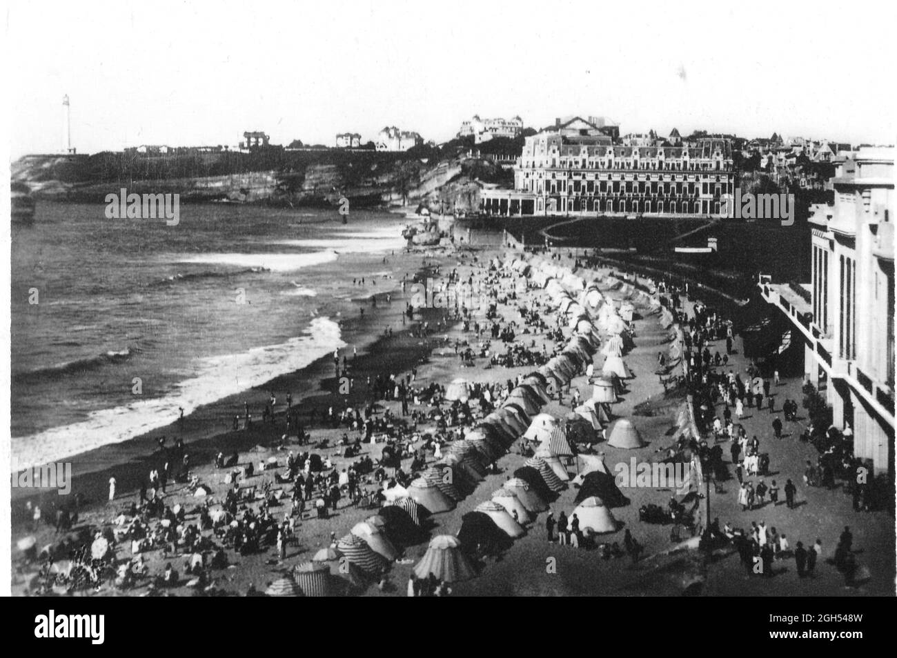 Biarritz 1930 La Grande Plage - L'Hôtel du Palais Stockfoto