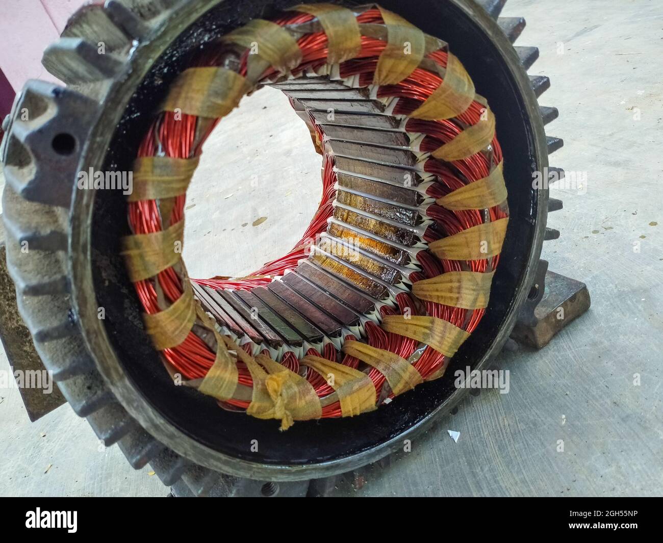 Ein dreiphasiger Wechselstrommotor, der sich zurückspulen kann Stockfoto