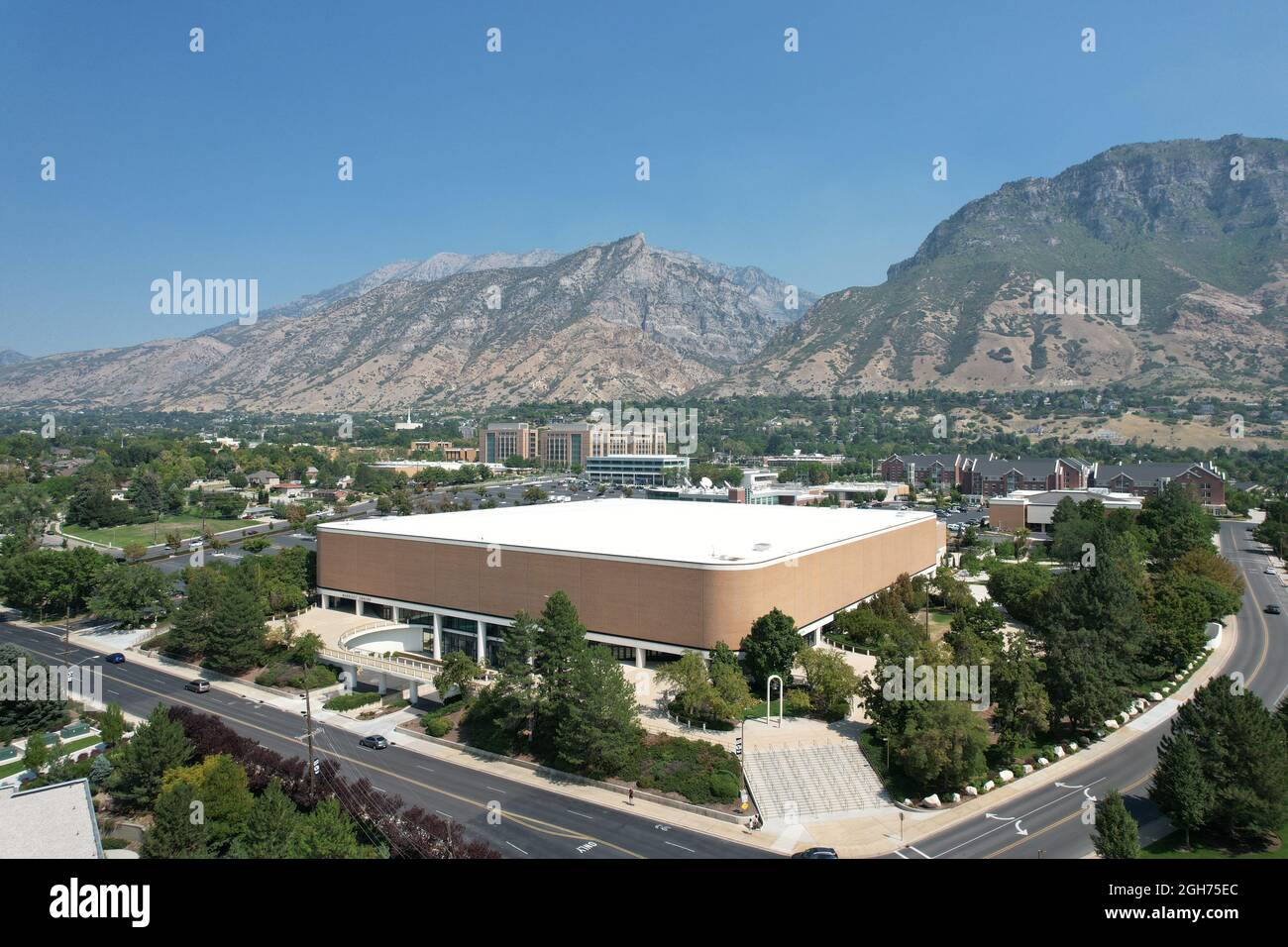 Eine Luftaufnahme des Marriott Centers auf dem Campus der Brigham Young University, Samstag, 4. September 2021, in Provo, Utah. Die Arena ist die Heimat der Stockfoto