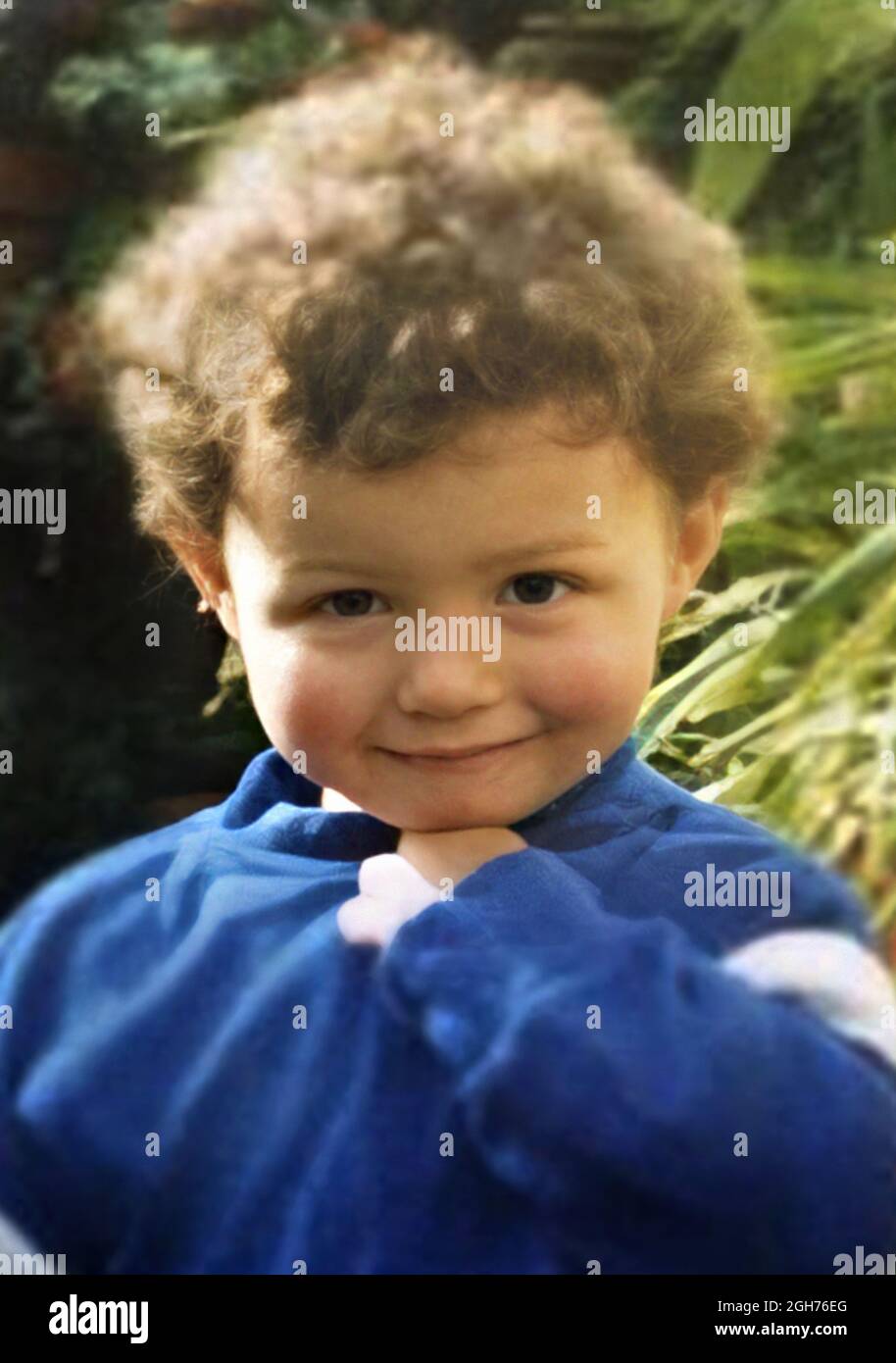1987 Ca PORTUGAL der beruhmte portugiesische FuBballspieler CRISTIANO RONALDO dos Santos Aveiro geboren am 5. februar 1985 als ein kleiner Junge im Alter von 2 Jahren war. Ungezahnter Fotograf