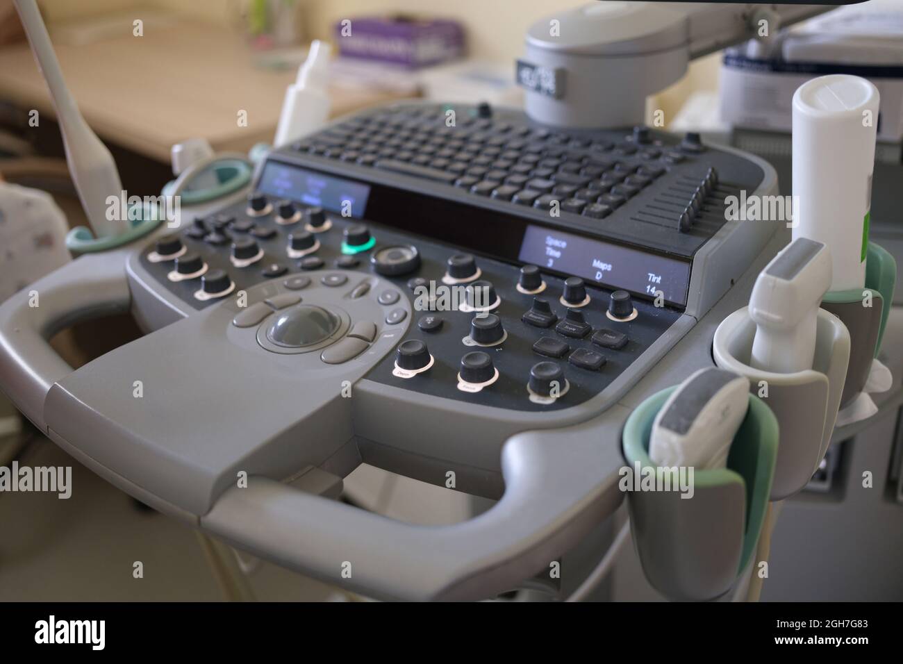 Nahaufnahme moderner Ultraschallgeräte in der Klinik Stockfoto