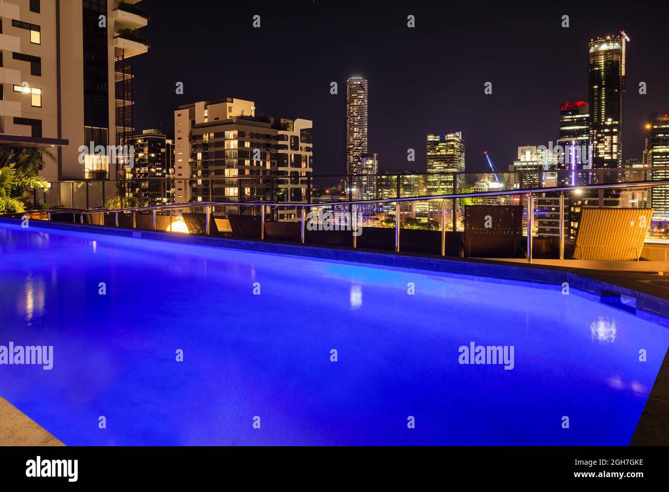 Pool mit Blick Stockfoto