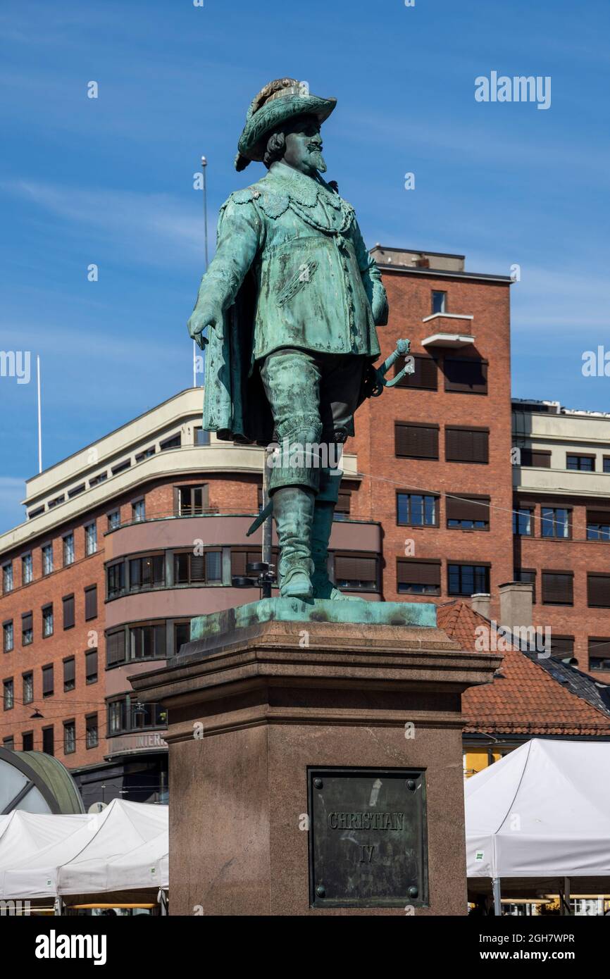Statue des Christen IV., die auf den Boden zeigt, vom Bildhauer Carl Ludvig Jacobsen in Oslo, Norwegen, Europa Stockfoto
