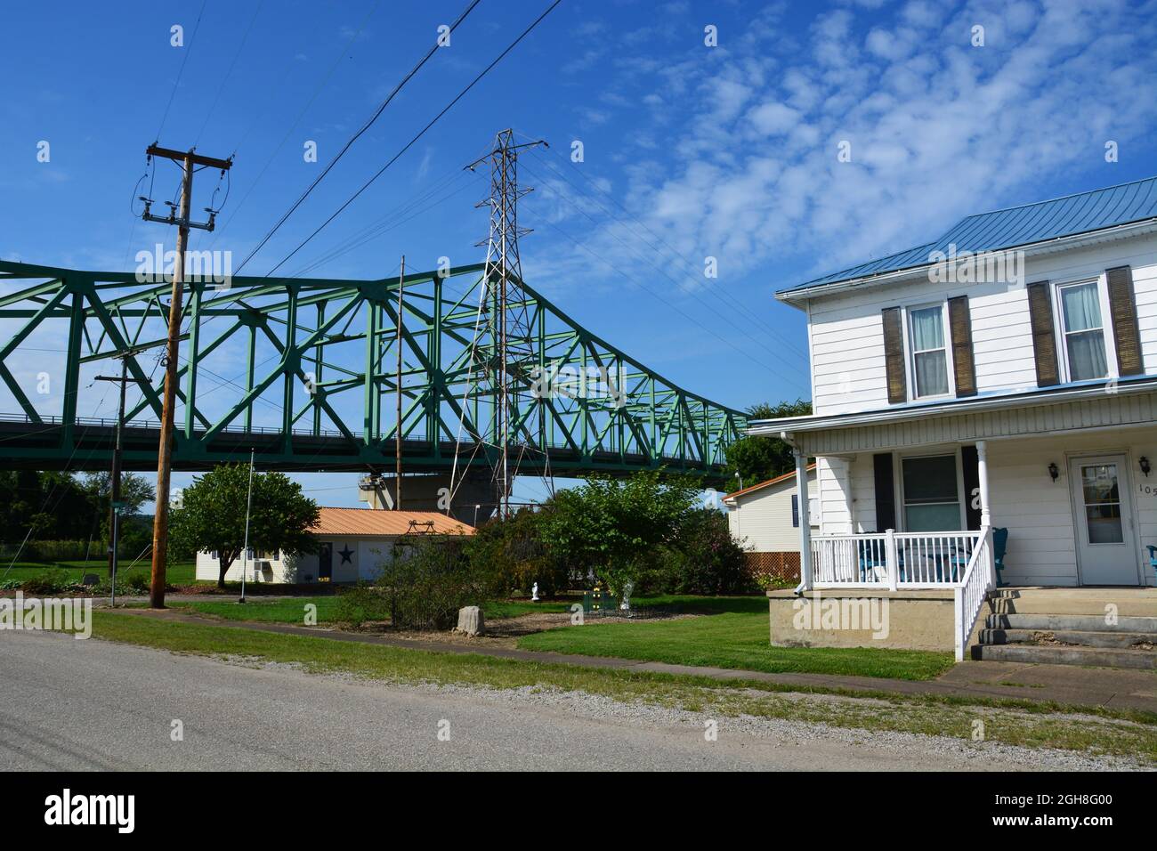 Die US-35 Autobahnbrücke über den Ohio River in der Kleinstadt Point Pleasant, West Virginia. Stockfoto