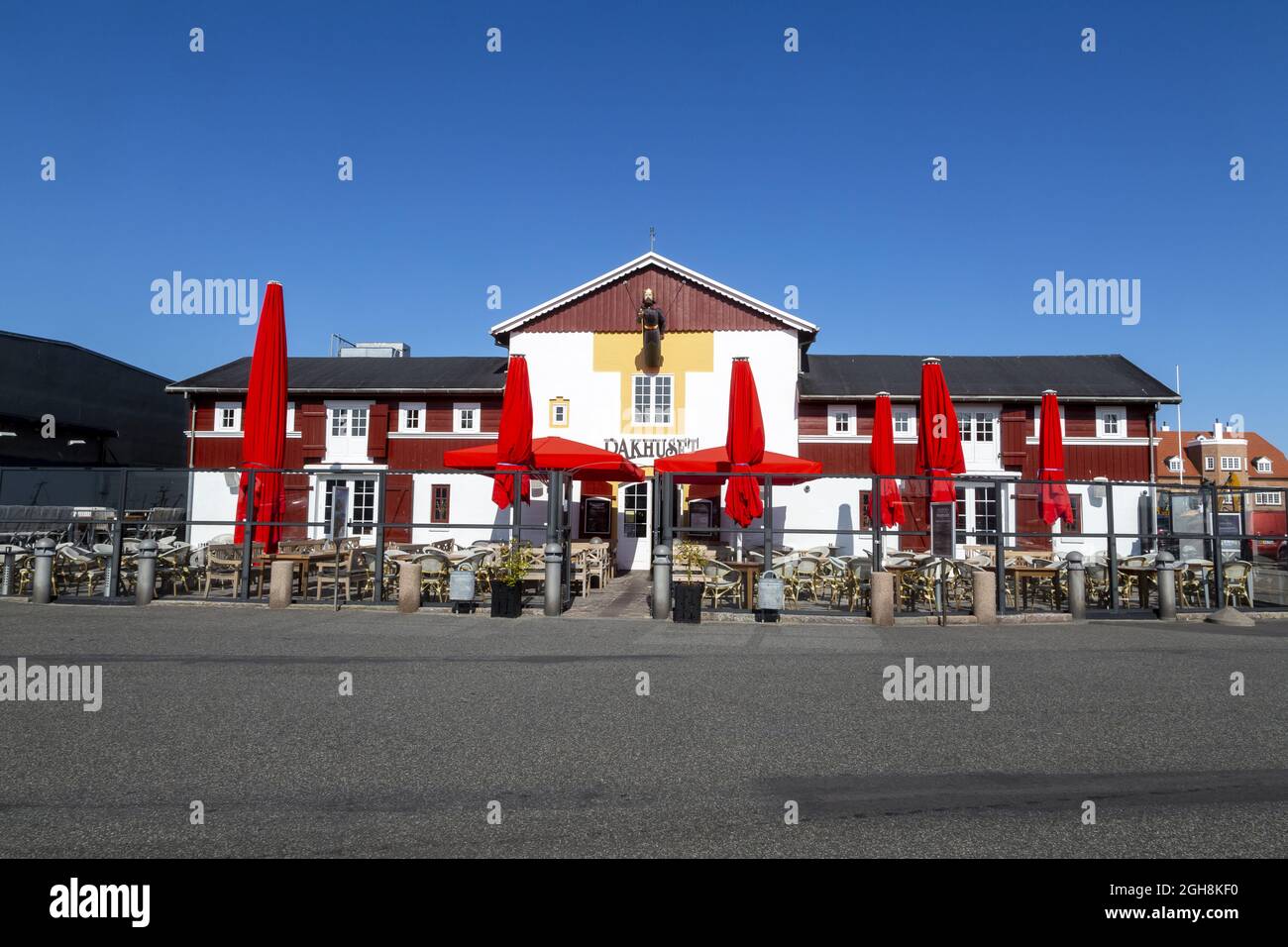 Skagen ist eine Hafenstadt, die am weitesten nördlich in Dänemark liegt. An der Nordspitze von Jütland 'Grenen' treffen sich Nordsee und Kattegat (Ostsee). Das Schlepptau Stockfoto