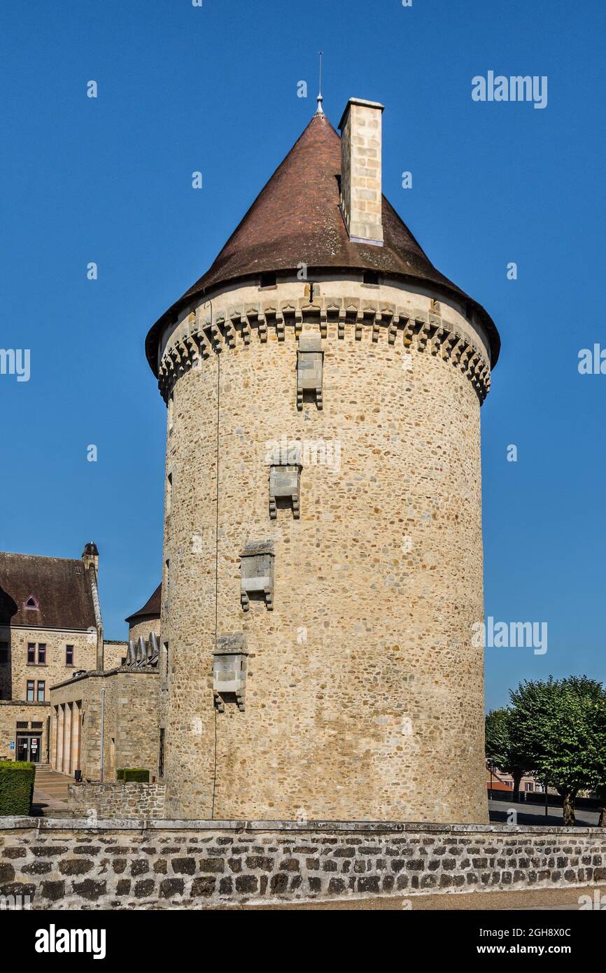 Runder Granitturm des Chateau de Bourganeuf, Creuse (23), Nouvelle-Aquitaine, Frankreich. Stockfoto