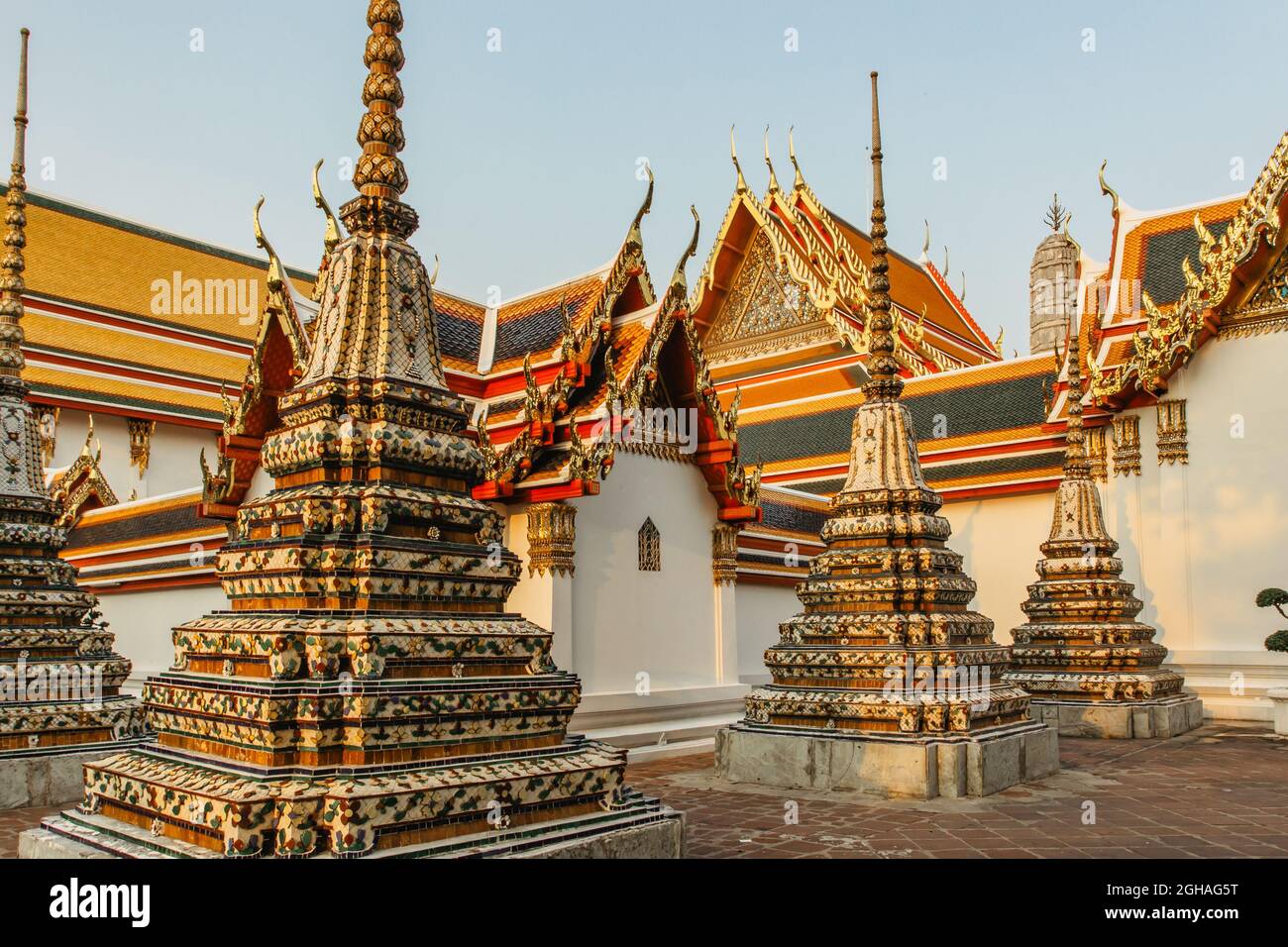 Bangkok, Thailand - Januar 17,2020.Wat Pho, alter buddhistischer Tempelkomplex mit liegender Buddha.Beliebte Touristenattraktion enthält mehrere Hallen Stockfoto