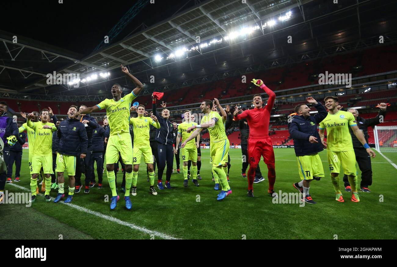 Die Spieler von Gent feiern beim letzten Pfiff während des Europa League Round of 32 Cup-Spiels im Wembley Stadium, London. Bilddatum 23. Februar 2017 Pic David Klein/Sportimage via PA Images Stockfoto