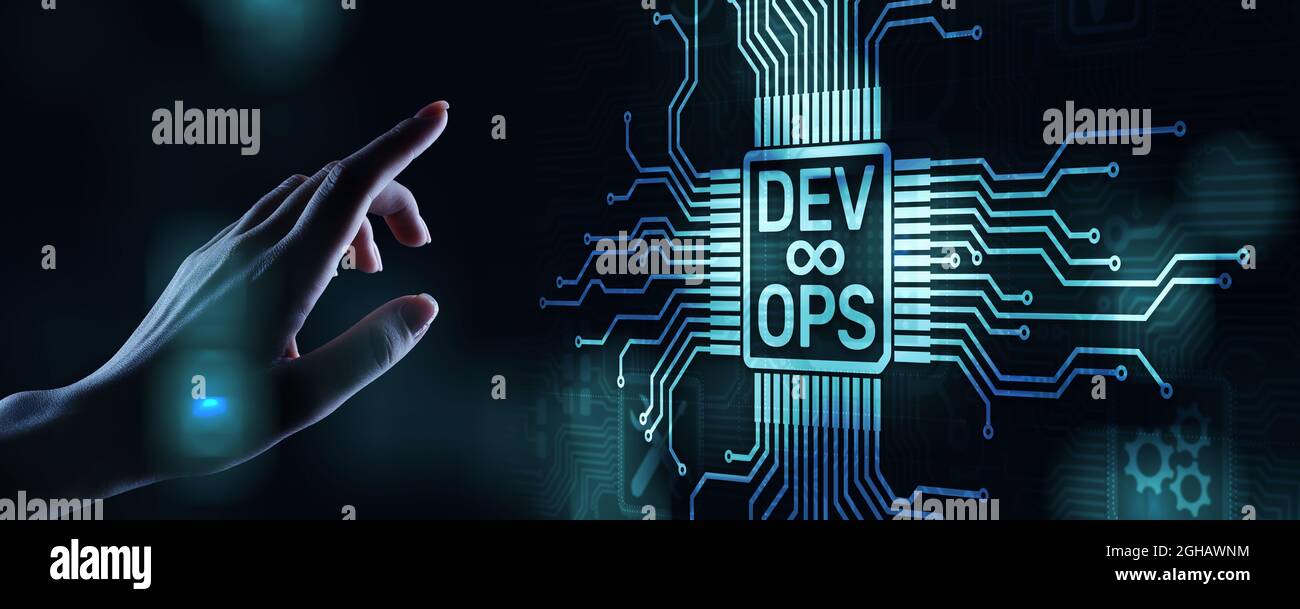 DevOps Agiles Entwicklungs- und Optimierungskonzept auf virtuellem Bildschirm Stockfoto