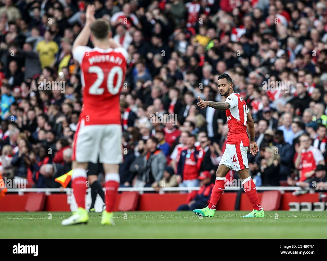 Arsenale theo walcott feiert sein ziel -Fotos und -Bildmaterial in