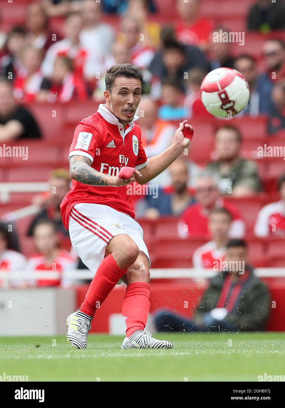 Benficas Grimaldo in Aktion während des Vorsaison-Spiels im Emirates Stadium, London. Bilddatum 30. Juli 2017. Bildnachweis sollte lauten: David Klein/Sportimage via PA Images Stockfoto