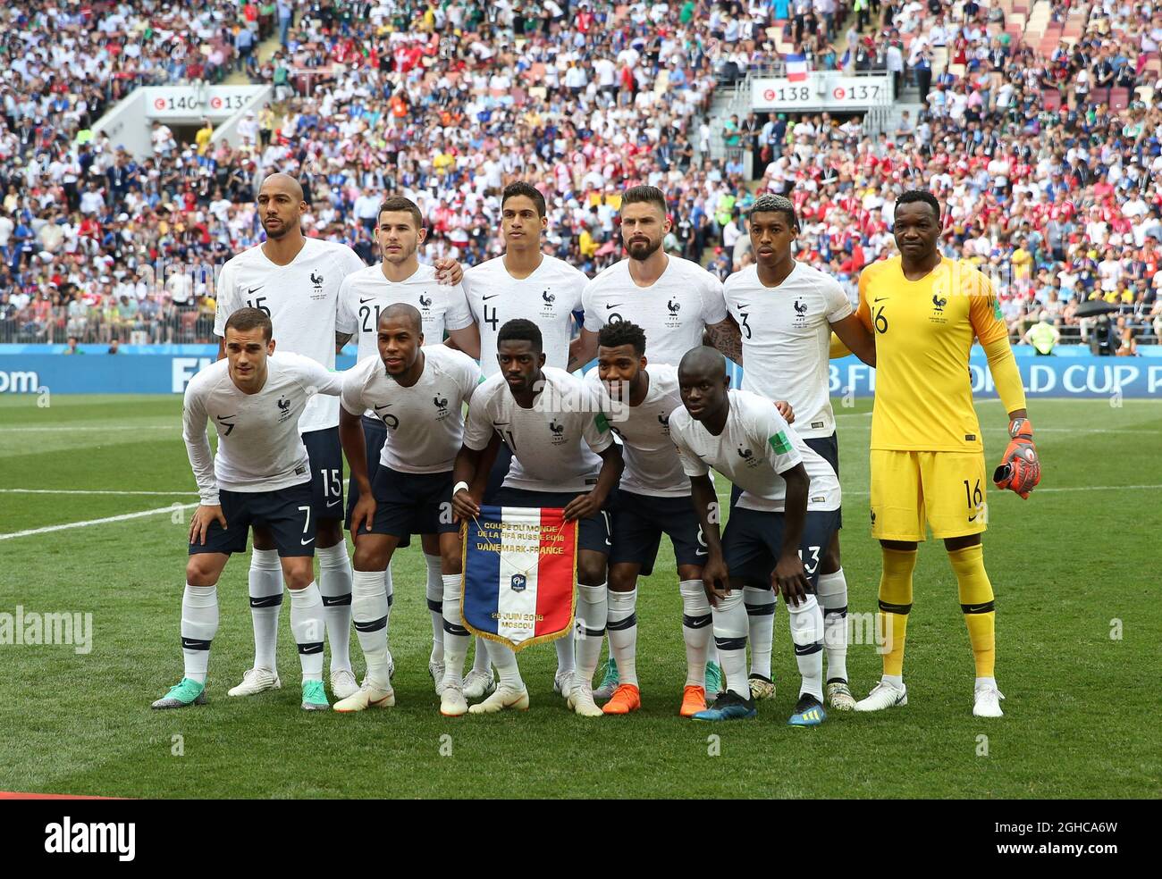 Das französische Team stellt sich während des Spiels der Gruppe C der FIFA-Weltmeisterschaft 2018 im Luzhniki-Stadion in Moskau an. Bild Datum 26. Juni 2018. Bildnachweis sollte lauten: David Klein/Sportimage via PA Images Stockfoto
