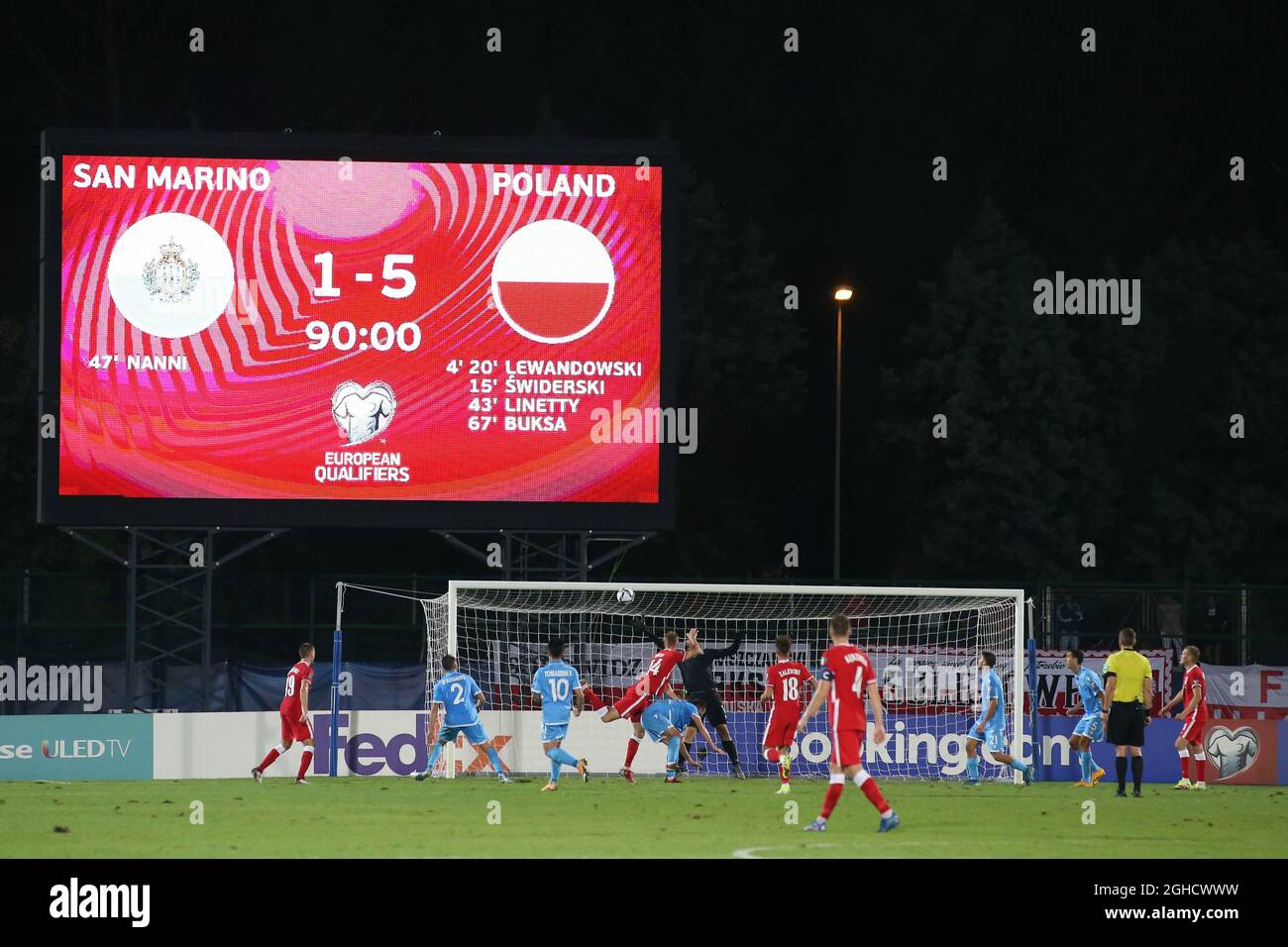 Serravalle, Italien, 5. September 2021. Adam Buksa aus Polen führt sein zweites Tor vor, um der Partie beim Qualifikationsspiel der FIFA-Weltmeisterschaft im San Marino Stadium, Serravalle, eine Führung von 6-1 zu geben. Bildnachweis sollte lauten: Jonathan Moscrop / Sportimage Stockfoto