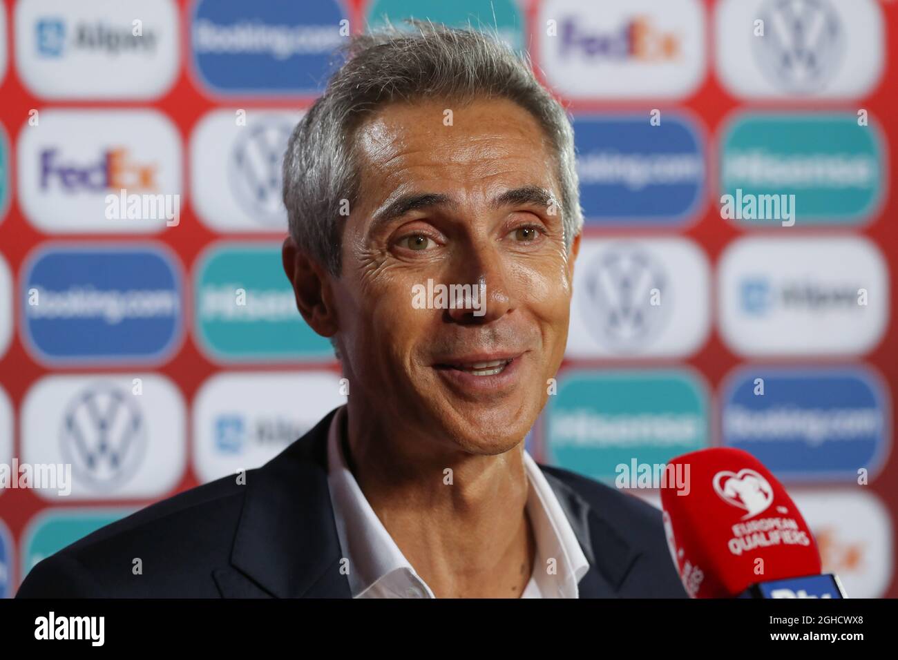 Serravalle, Italien, 5. September 2021. Paulo Sousa, Cheftrainer Polens, reagiert während eines Presseinterviews nach dem Qualifikationsspiel der FIFA-Weltmeisterschaft im San Marino Stadium, Serravalle. Bildnachweis sollte lauten: Jonathan Moscrop / Sportimage Stockfoto