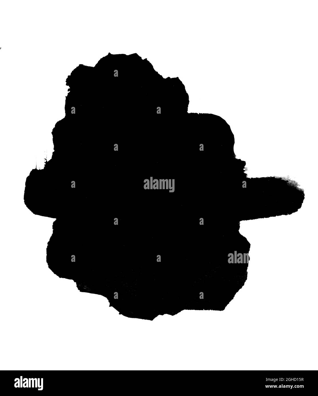 Schwarzer Aquarellfleck von Pinselstrichen, die auf weißem Hintergrund isoliert sind. Stockfoto