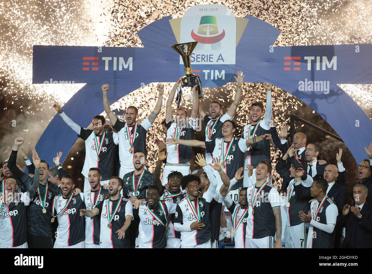 Juventus feiert den Gewinn der Series A-Trophäe während des Serie A-Spiels im Allianz Stadium in Turin. Bilddatum: 19. Mai 2019. Bildnachweis sollte lauten: Jonathan Moscrop/Sportimage via PA Images Stockfoto